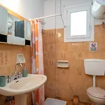 Artemis House 펜션 카라보밀로스