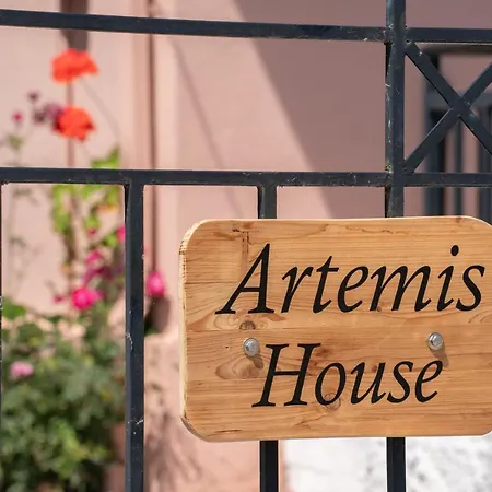 Artemis House Hébergement de vacances *